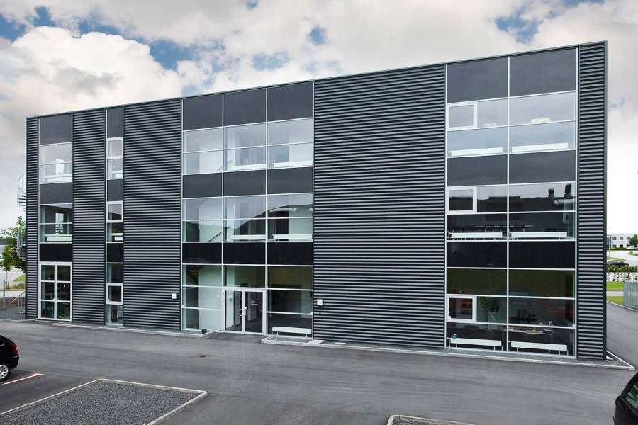 Kontorhus i minimalistisk stil, Niels Bohrs Vej 23, 8660 Skanderborg